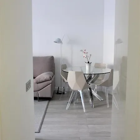Great 2 Bd With Amazing Terrace