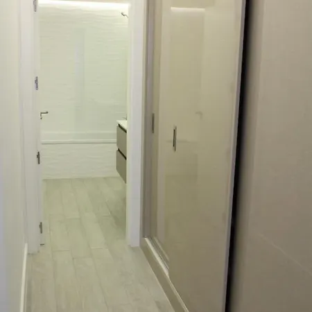 Great 2 Bd With Amazing Terrace *